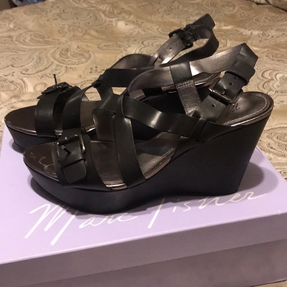 Black shoes - Picture 2 of 4